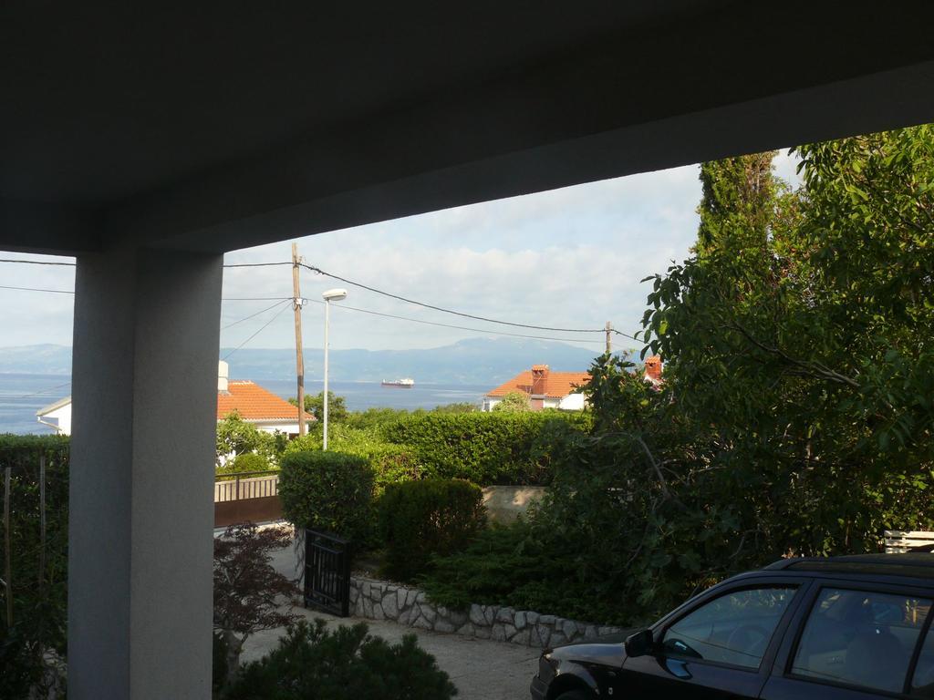 Apartment Branimir Omišalj Kültér fotó