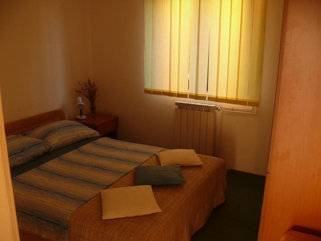 Apartment Branimir Omišalj Kültér fotó