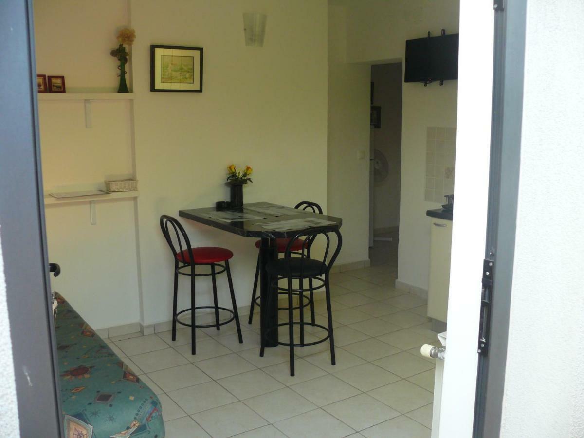 Apartment Branimir Omišalj Kültér fotó